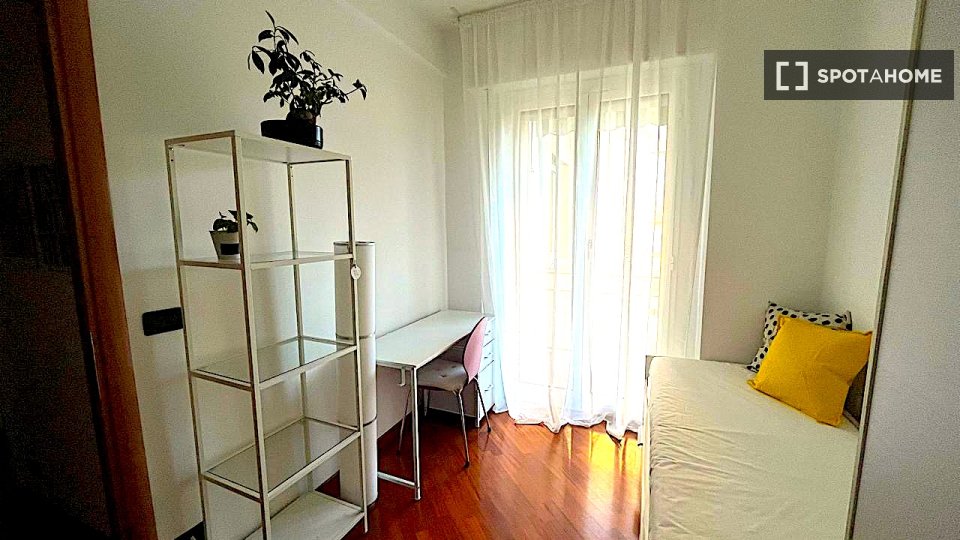 Double room Genoa, 3 beds, 93m² — photo 2