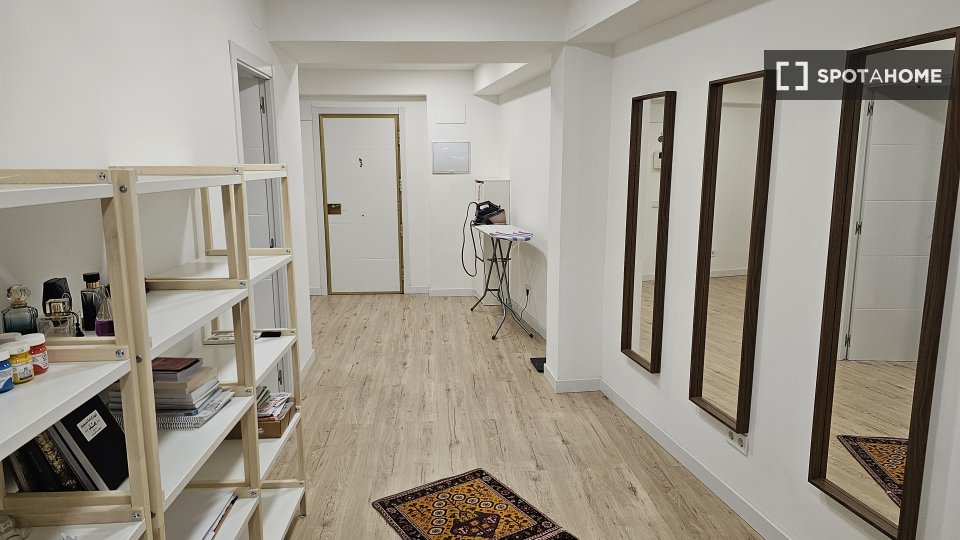 Double room Madrid, 2 beds, 117m² — photo 14