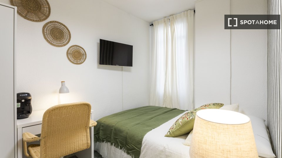 Double room Alicante, 8 beds — photo 10