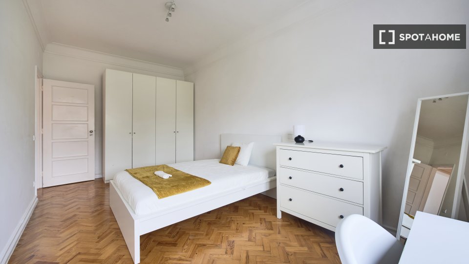 Double room Lisbon, 9 beds — photo 31