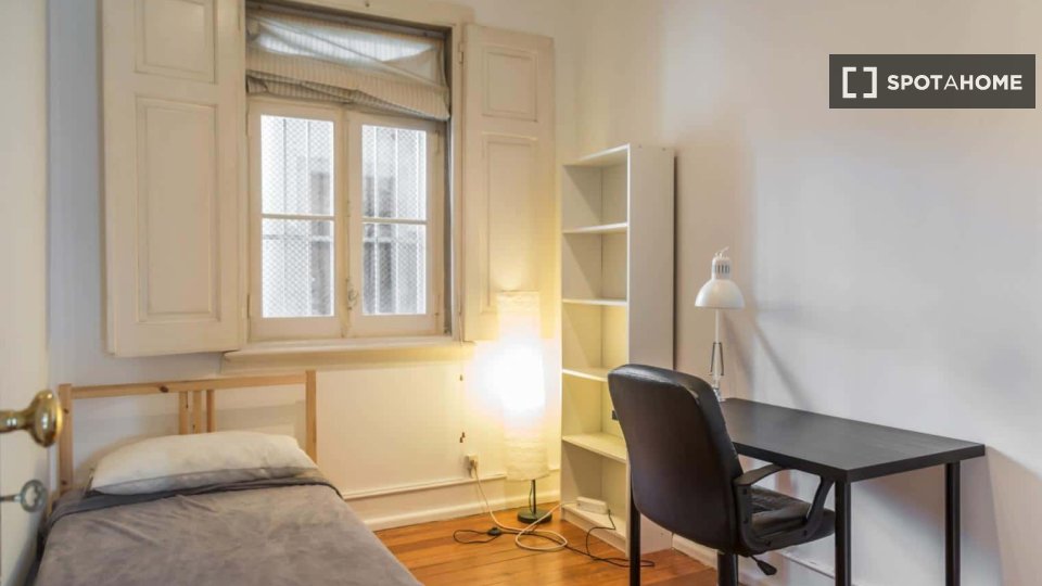 Double room Lisbon, 7 beds — photo 20