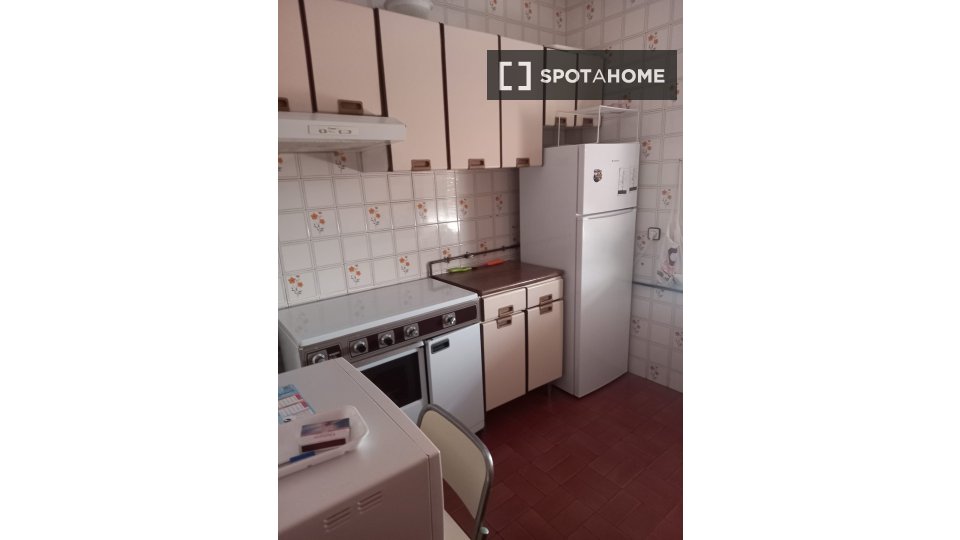 Double room Madrid, 4 beds, 90m² — photo 3