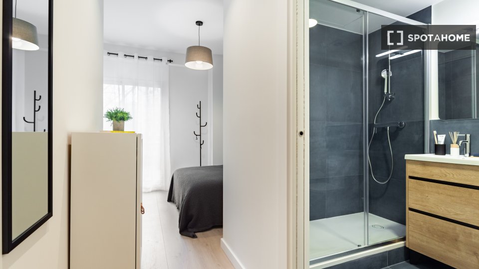Double room Barcelona, 12 beds, 360m² — photo 10