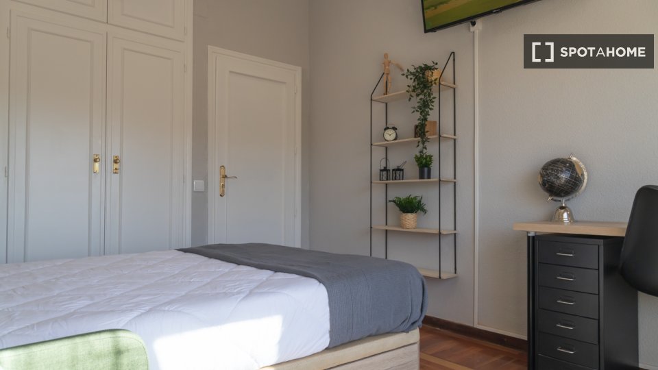 Double room Madrid, 4 beds — photo 2