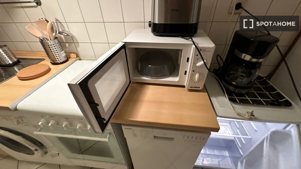 Double room Frankfurt, 3 beds, 22m² — photo 1