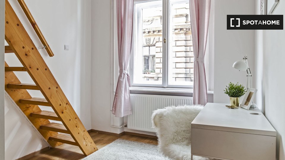 Double room Budapest, 5 beds, 140m² — photo 1