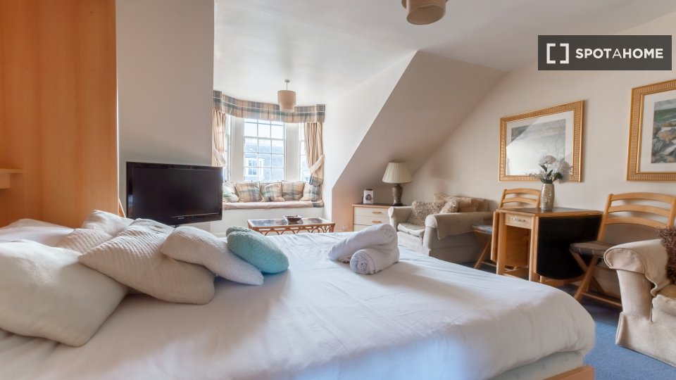 Apartment Edinburgh, 1 bed, 70m² — photo 5