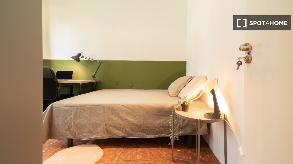 Double room Barcelona, 10 beds, 180m² — photo 13