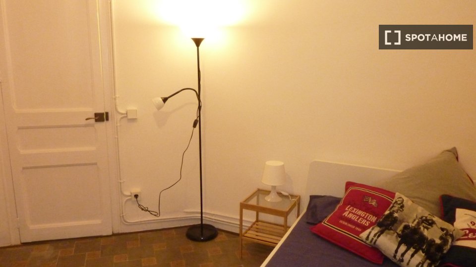 Double room Barcelona, 5 beds, 100m² — photo 1