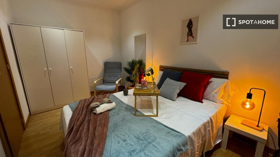 Double room Madrid, 5 beds — photo 10