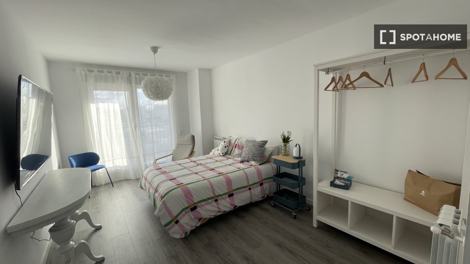 Double room Santander, 4 beds, 100m² — photo 2