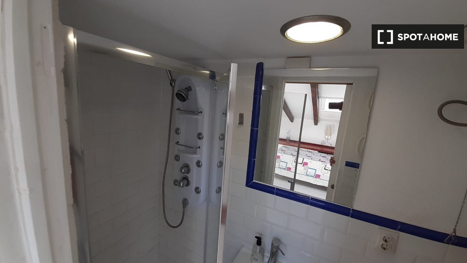 Double room Valencia, 3 beds, 90m² — photo 3