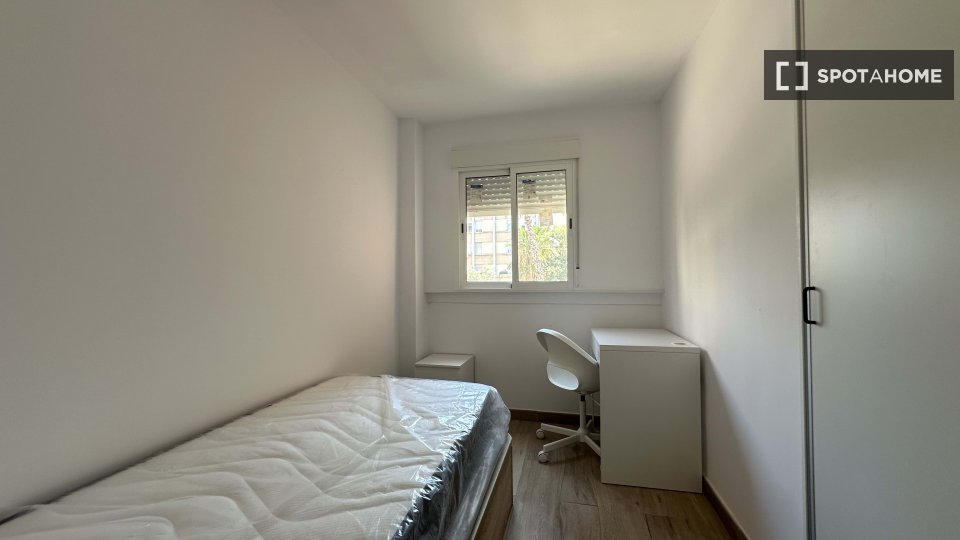 Double room Valencia, 4 beds, 74m² — photo 5
