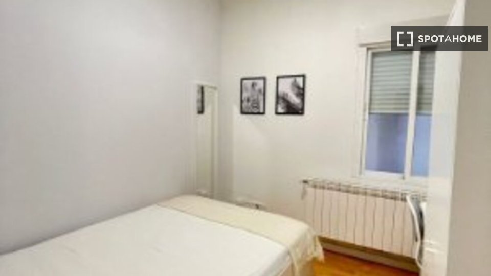 Double room Madrid, 4 beds — photo 7