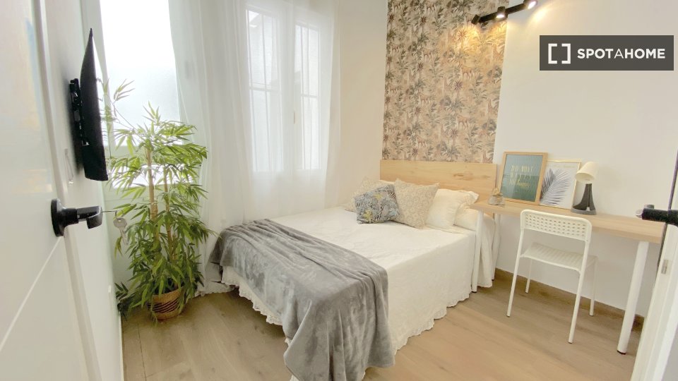 Habitación en apartamento compartido de 11 habitaciones, La Juncal-Híspalis