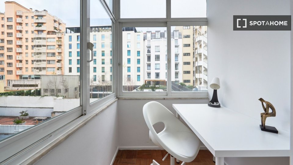 Double room Lisbon, 10 beds — photo 38