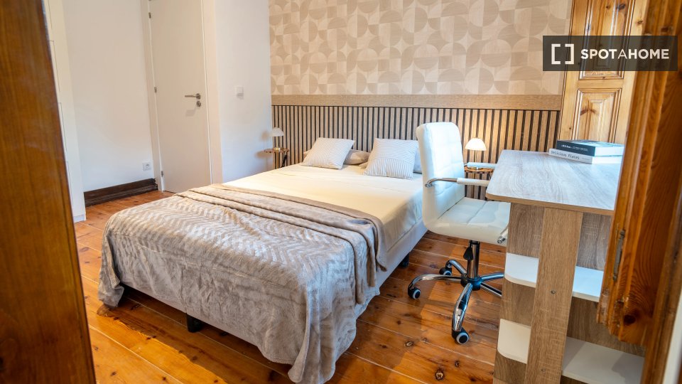 Double room Lisbon, 9 beds — photo 1