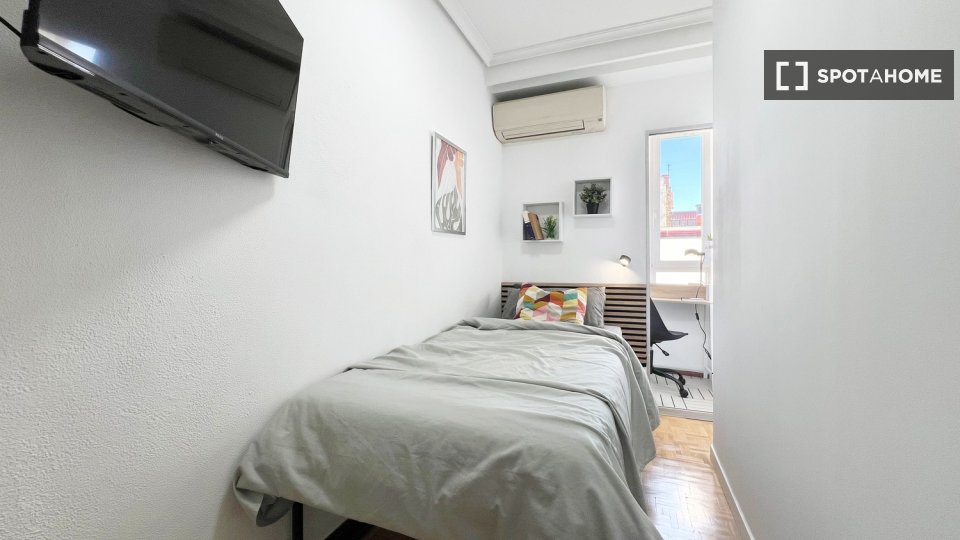 Double room Madrid, 6 beds — photo 6