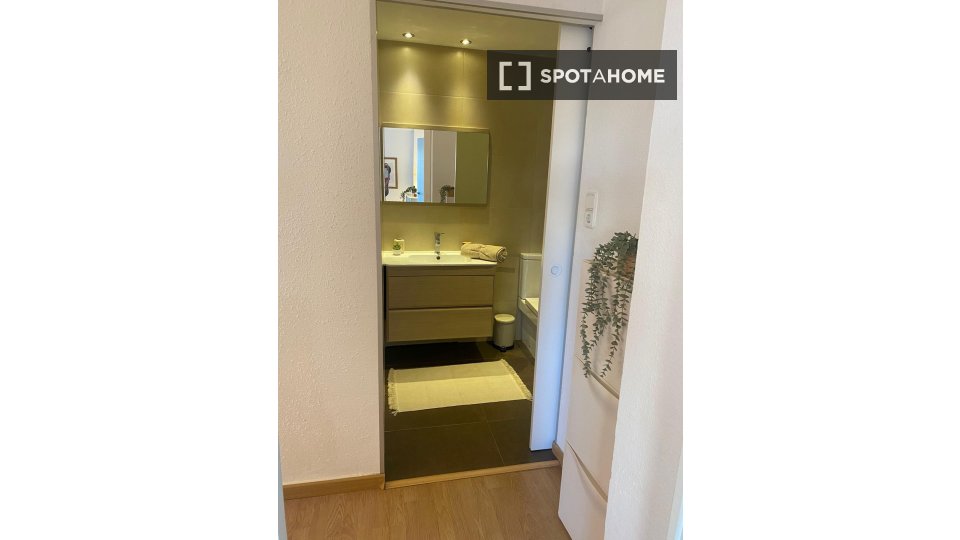 Apartment Valencia, 3 beds, 90m² — photo 1