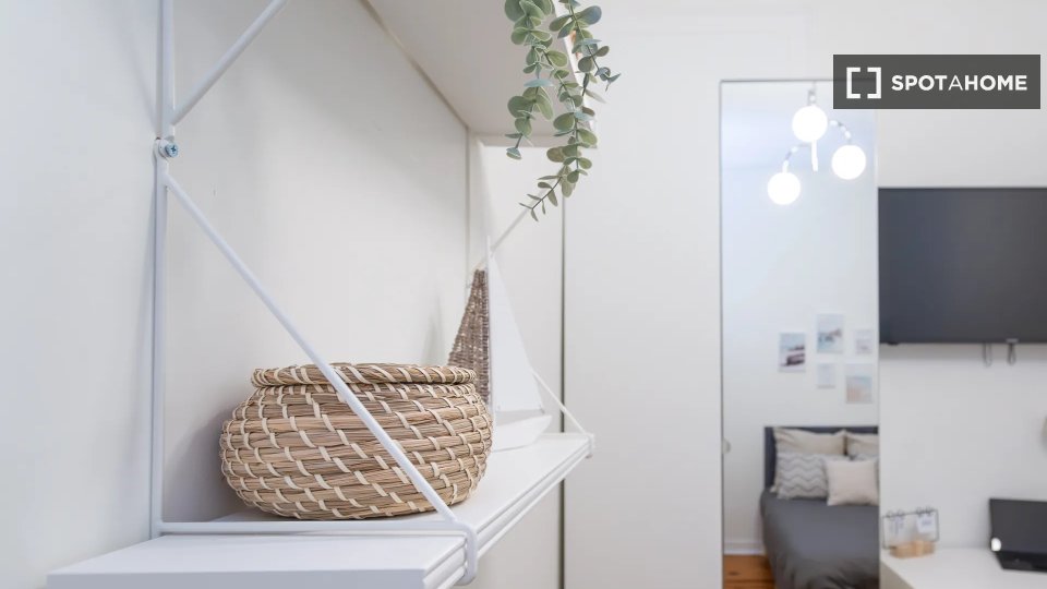 Double room Lisbon, 6 beds — photo 11