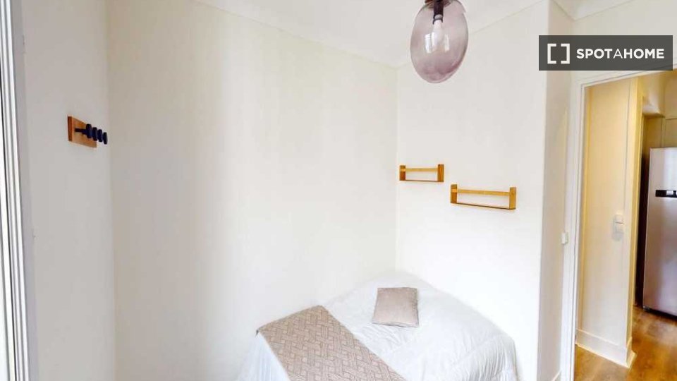 Double room Paris, 6 beds, 110m² — photo 1