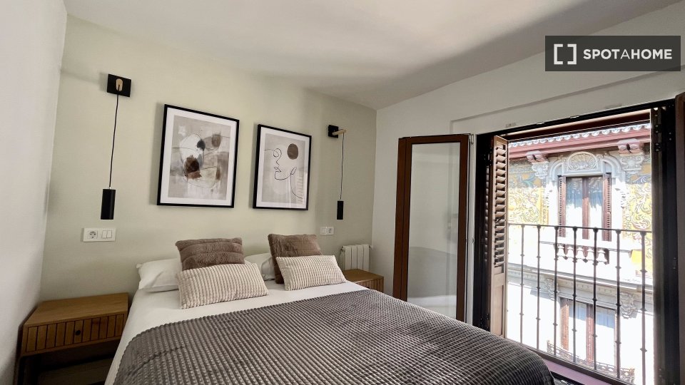 Double room Madrid, 8 beds — photo 12