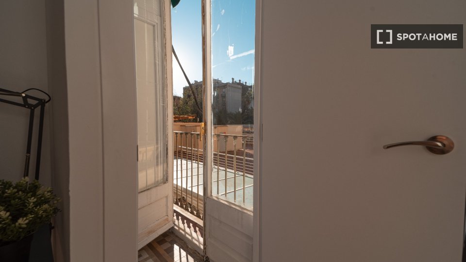 Double room Barcelona, 10 beds, 180m² — photo 11