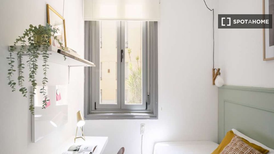 Double room Madrid, 68 beds, 2620m² — photo 1