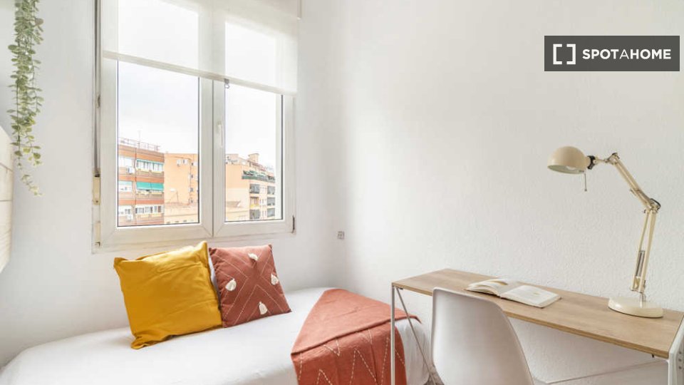 Double room Madrid, 6 beds — photo 38