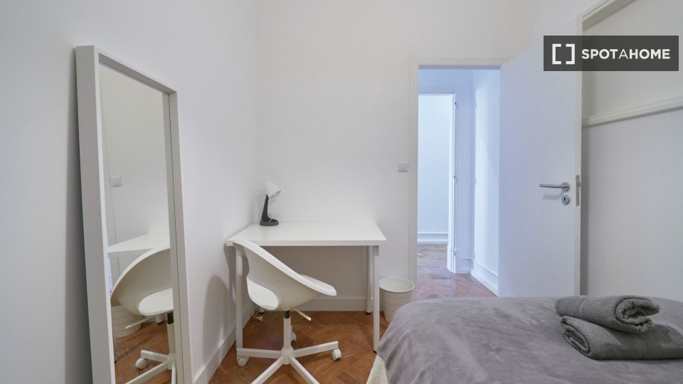 Double room Lisbon, 11 beds — photo 3