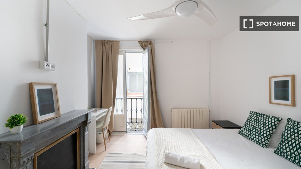 Double room Madrid, 10 beds — photo 53