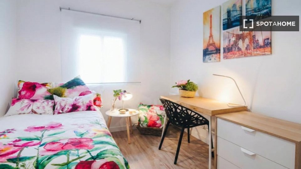 Double room Madrid, 3 beds, 75m² — photo 20