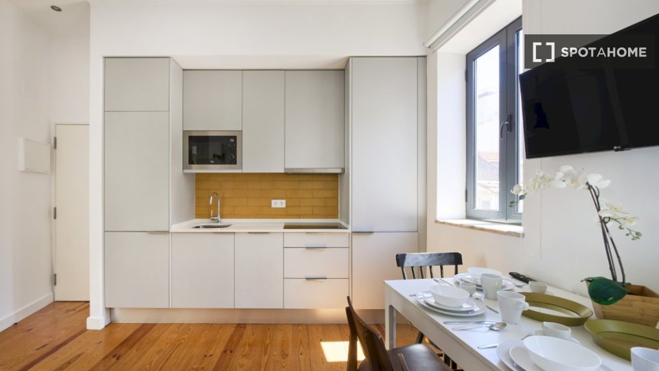 Apartment Lisbon, 1 bed — photo 18