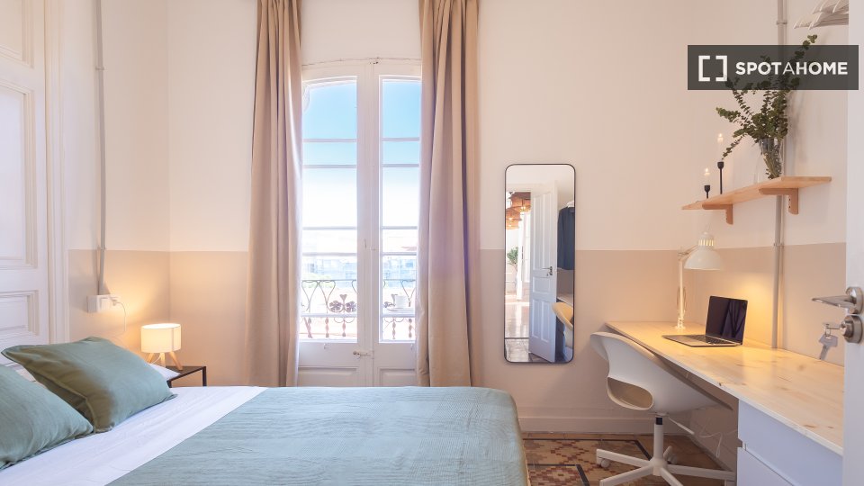 Double room Barcelona, 4 beds, 90m² — photo 8