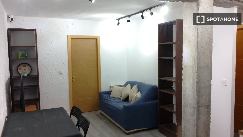 Double room Madrid, 4 beds, 80m² — photo 2