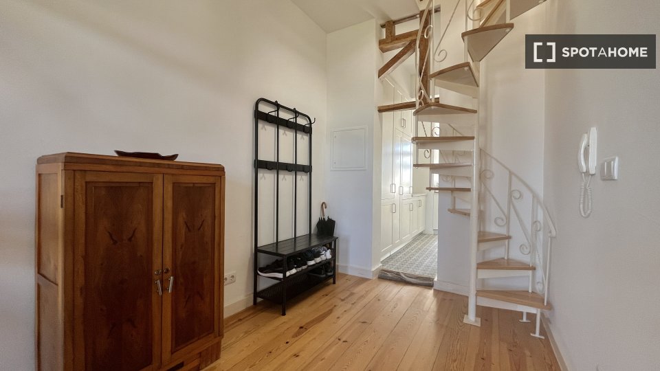 Apartment Lisbon, 1 bed, 72m² — photo 13