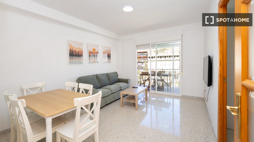 Apartment Granada, 4 beds, 114m² — photo 6