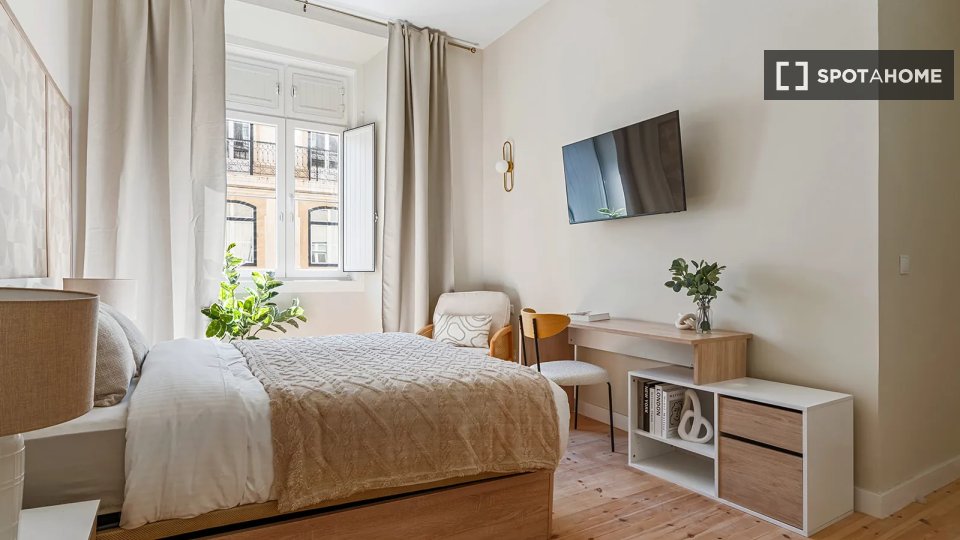 Double room Lisbon, 6 beds — photo 11