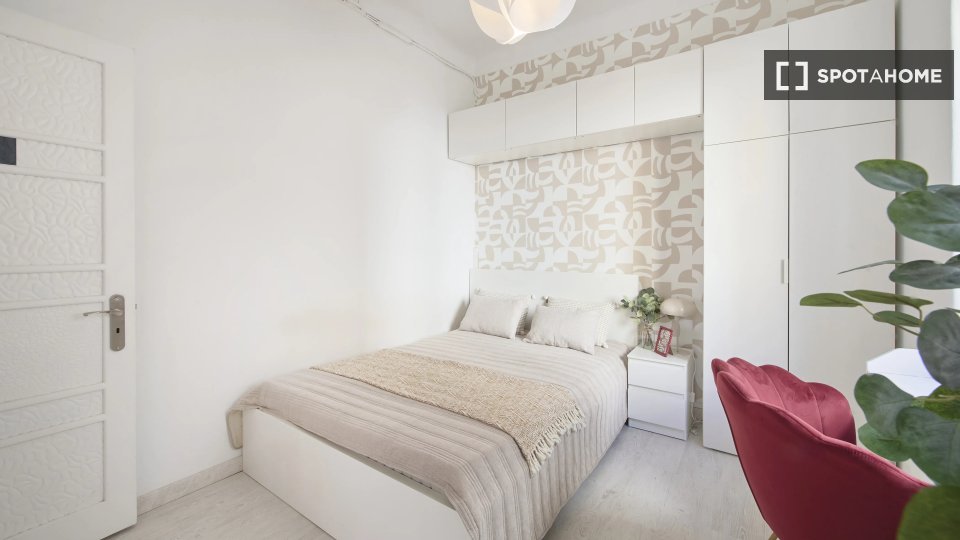 Double room Lisbon, 9 beds — photo 11