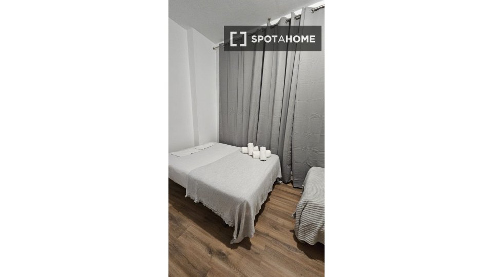Apartment Barcelona, 5 beds, 110m² — photo 5
