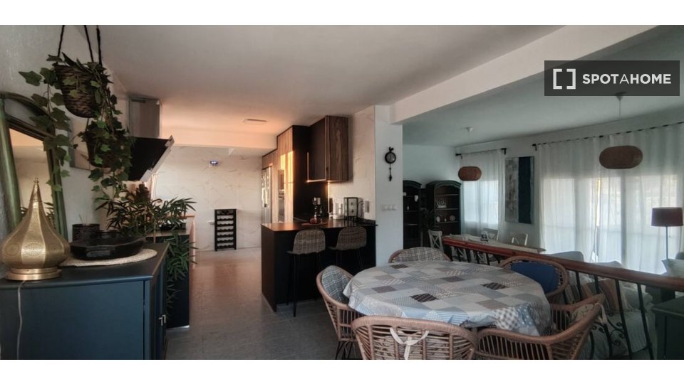 Apartment Alicante, 3 beds, 277m² — photo 18