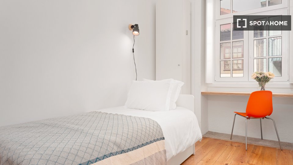 Apartment Porto, 3 beds, 40m² — photo 8