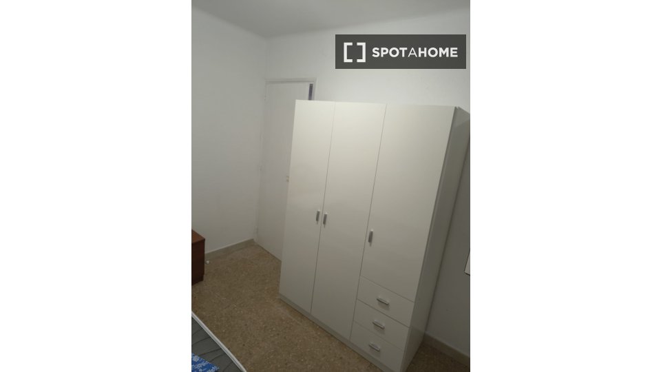 Double room Barcelona, 4 beds — photo 21