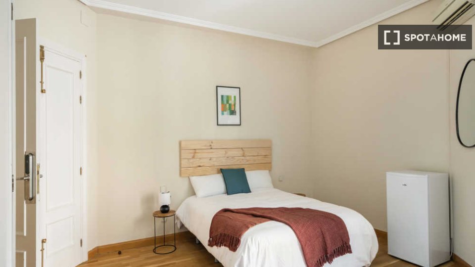 Double room Madrid, 7 beds — photo 38