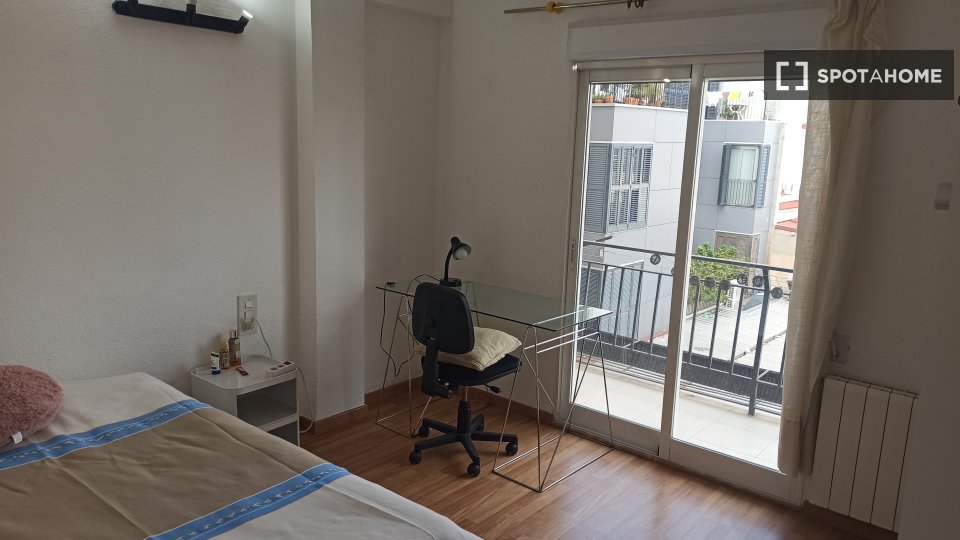 Double room Valencia, 4 beds, 90m² — photo 8
