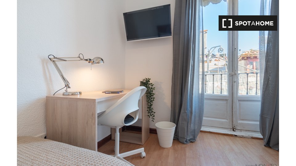 Double room Madrid, 5 beds — photo 7
