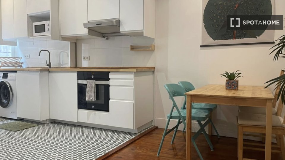 Apartment mono Lisbon, 60m² — photo 27