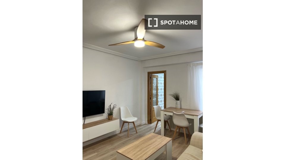 Apartment Valencia, 3 beds, 71m² — photo 16