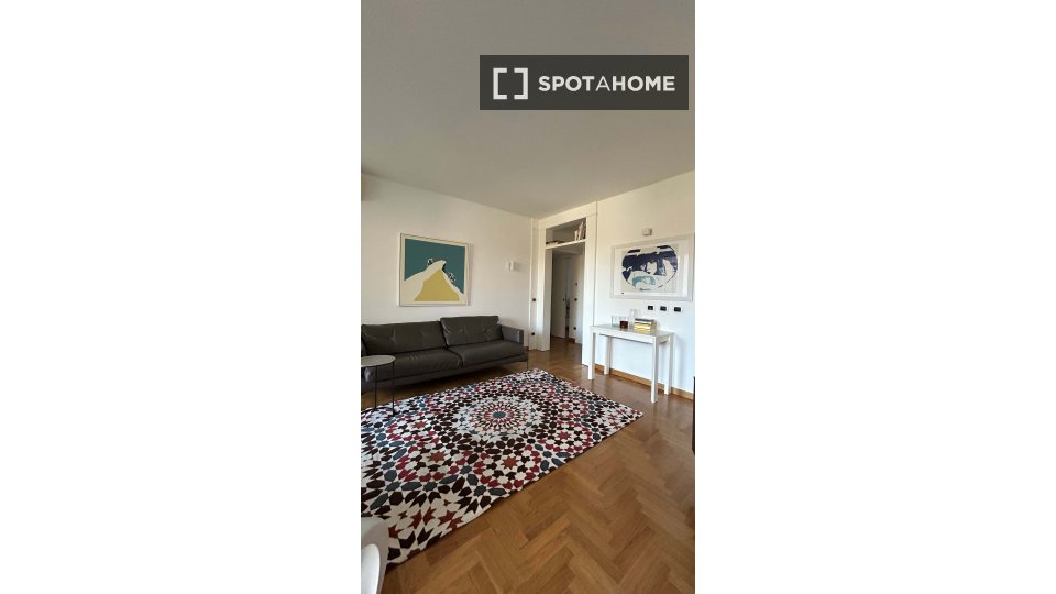 Apartment Milan, 1 bed, 90m² — photo 1