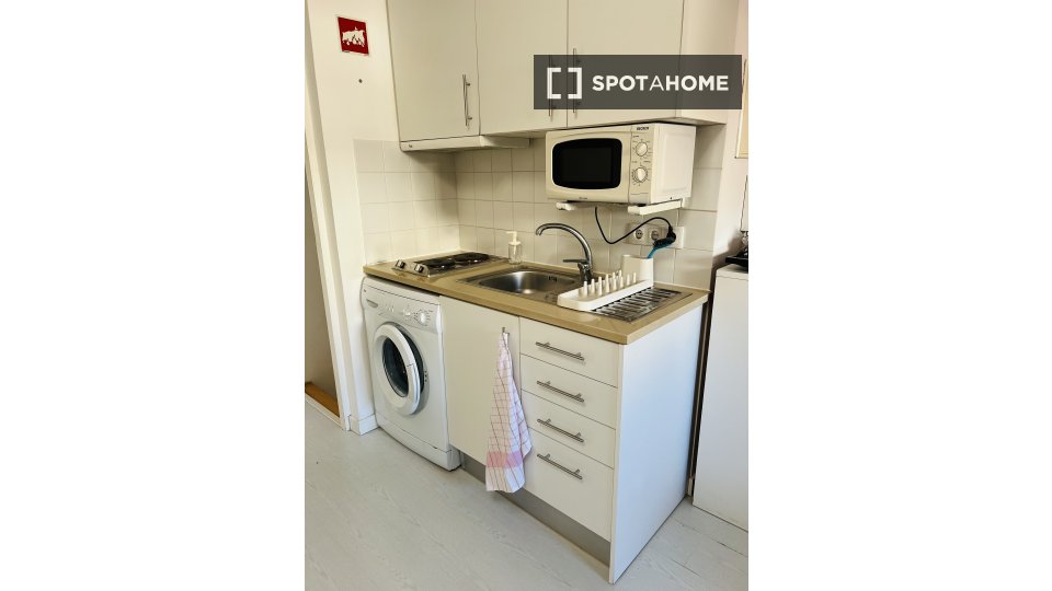 Apartment mono Lisbon, 40m² — photo 2